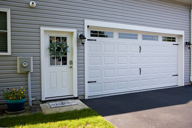 24/7 Emergency Garage Door Panel Replacement experts in Winchester, IL